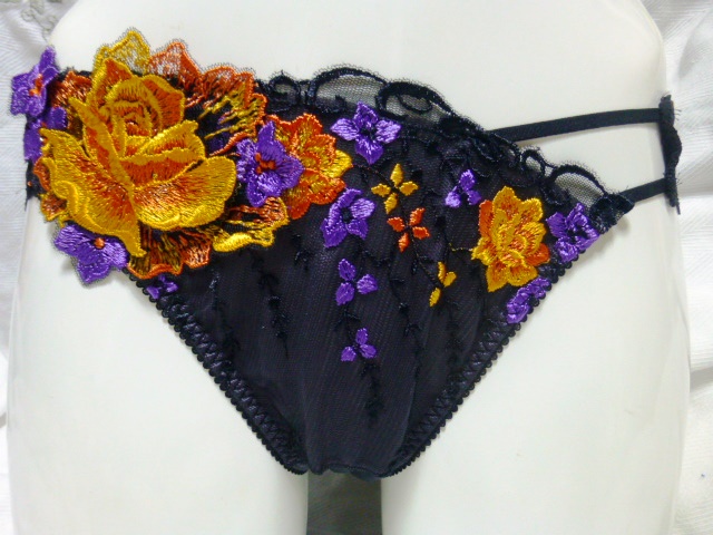 サルート 44グループ 秘密の花園 ショーツM Wacoal - サルート 44G T