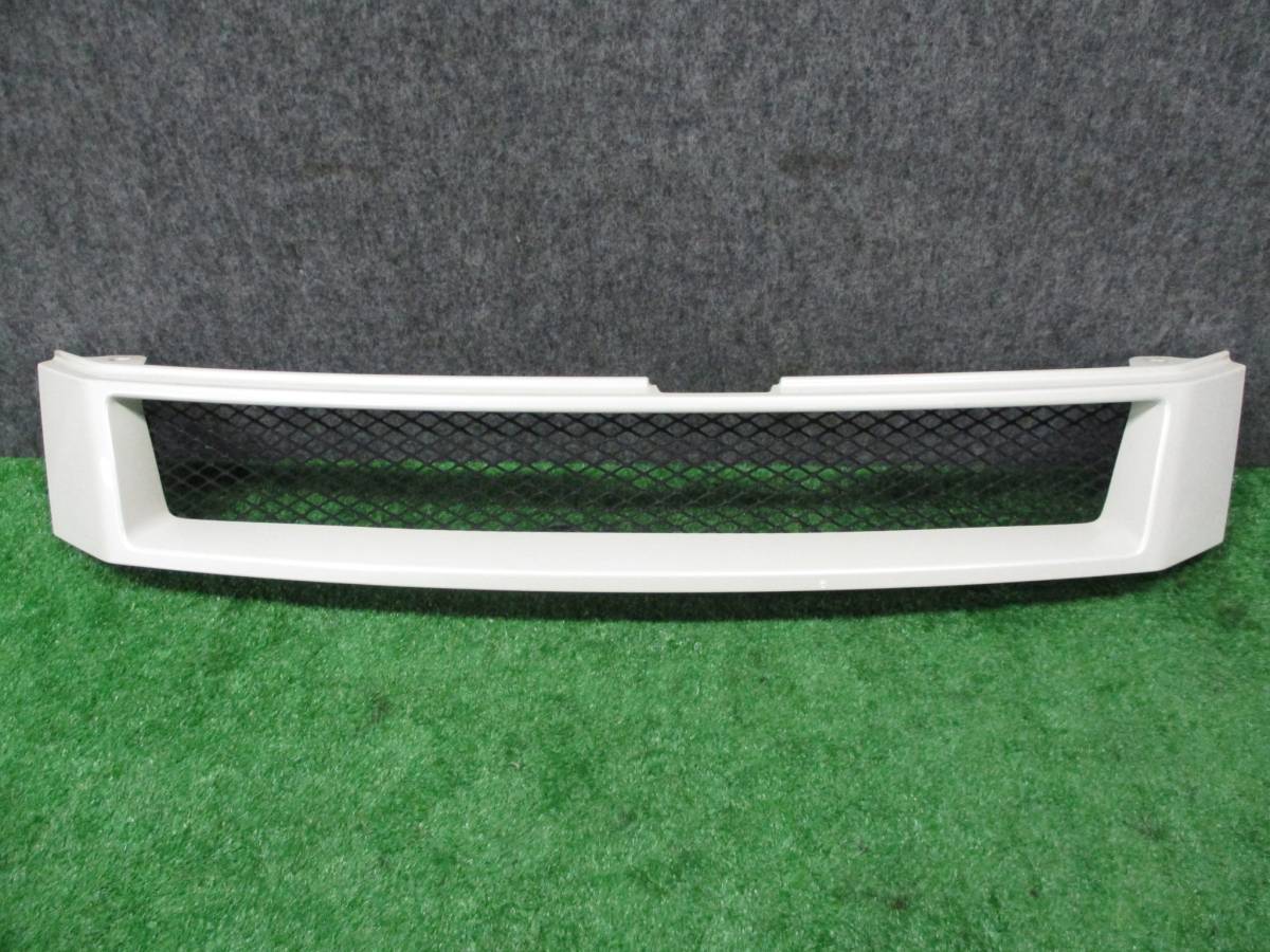 60ヴォクシー後期純正オプション　メッシュフロントグリル　モデリスタ　白　042　美品