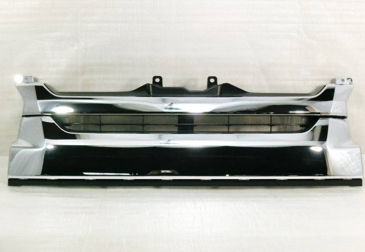 ハイエース4型ワイド用純正メッキグリル美品 ハイエース 4型 200系 ハイエース200系純正メッキグリル！ ダーク ハイエース4型ワイドフロントグリルの通販
