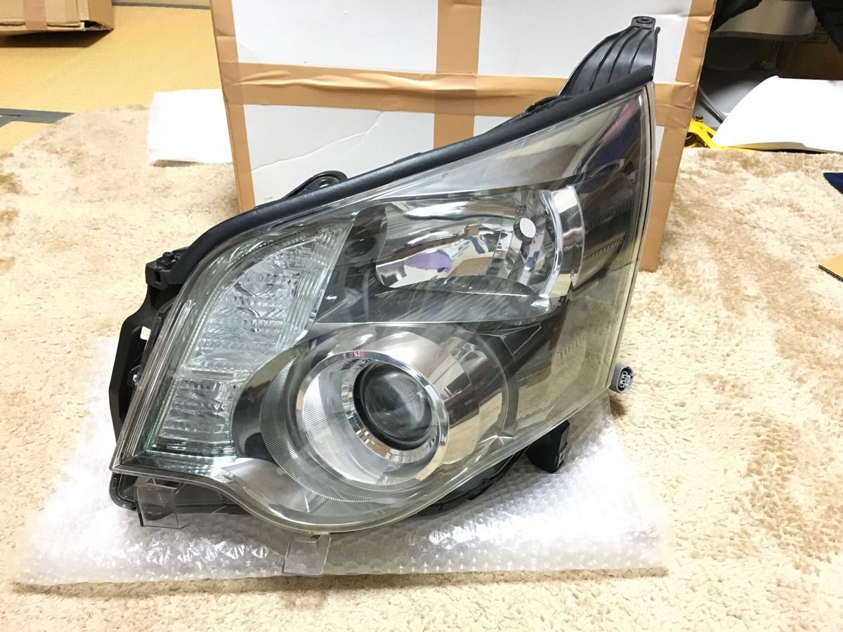 美品☆トヨタ ノア ZRR70 70系 後期 純正 左 L 助手席側 HID