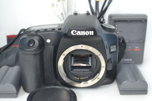 ☆超極上☆CANON キャノン EOS 30D ボディ☆♯077