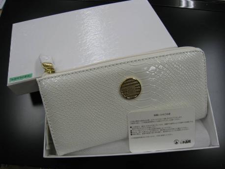 水晶院 財布のYahoo!オークション(旧ヤフオク!)の相場・価格を見る  