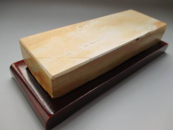 格安，本物保証 天然砥石 蓮華巣板 １５４０ｇ(研磨砥石)｜売買されたオークション情報、yahooの商品情報をアーカイブ公開 - オークファン 研磨砥石