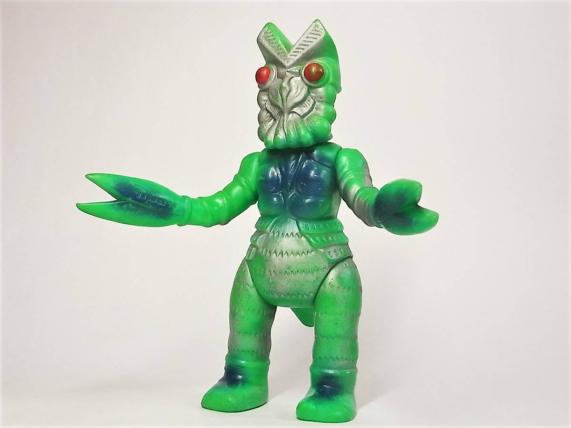 当時物　マルサン　バルタン星人　ソフビ　ウルトラマン　宇宙人　怪獣　ブルマァク 当時物○マルサン製「バルタン星人」スタンダードサイズソフビ人形
