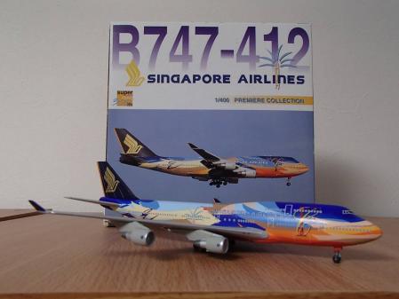 Dragon 1/400 DRAGON WINGS SINGAPORE AIRLINES B747-400 トロピカル