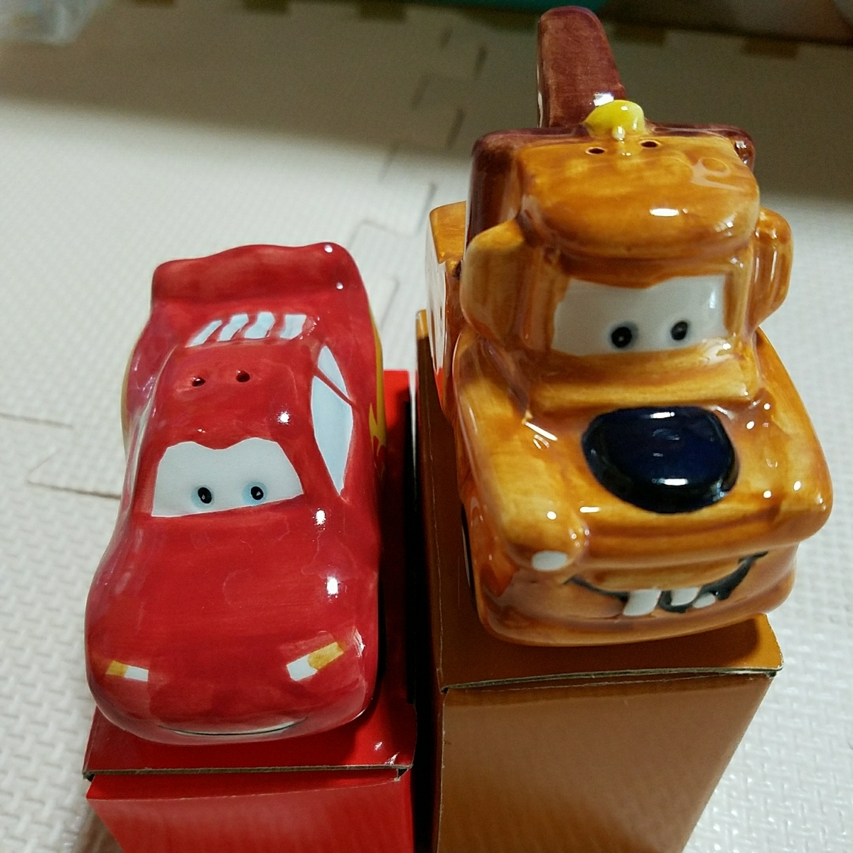レア ハウス食品 ディズニーキャンペーン 当選品 カーズ オリジナルソルト ペッパー入れ マックィーン メーター塩コショウ キッチン 食器 売買されたオークション情報 Yahooの商品情報をアーカイブ公開 オークファン Aucfan Com