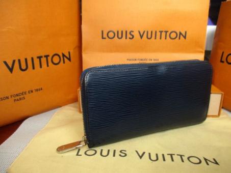 爆買い，人気セール クール良品 ヴィトン エピアンディゴブルー ジッピーウォレット長財布/定価10万円/２０１２年度製/(エピライン)｜売買されたオークション情報、yahooの商品情報をアーカイブ公開 - オークフ 服飾小物