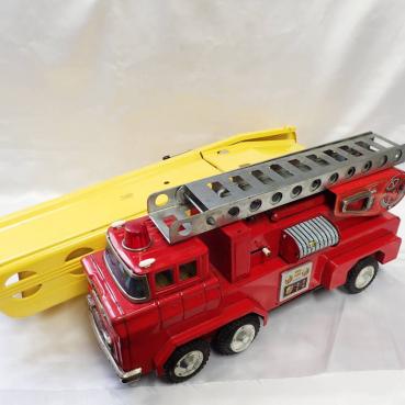 当時物 ブリキの消防車 ミニカー 昭和レトロ - メルカリ 当時物 昭和