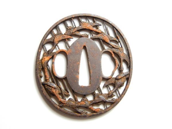 1384/□鍔 透かし鶴文彫刻 鉄製 重量69g 武具 刀装具 日本刀 時代物
