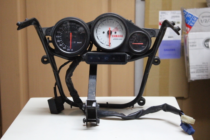 TRX850 純正 スピードメーター タコメーター メーターステー 水温計