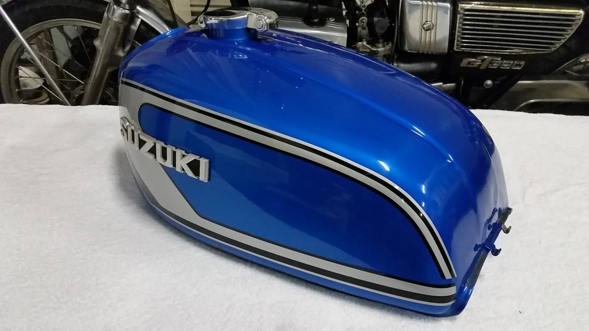 送料無料》スズキ GT380B B3 国内物 純正ガソリンタンク サイドカバー
