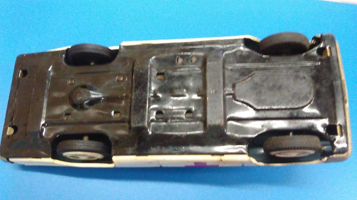 ブリキ FORD 救急車 【公式通販】