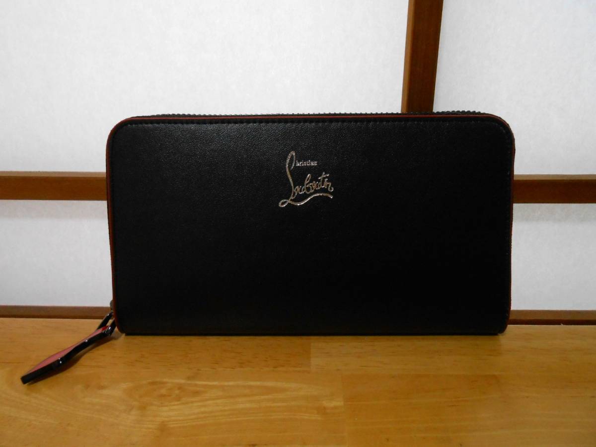 Christian Louboutin パネトーネ ブラック ラウンド ウォレット 