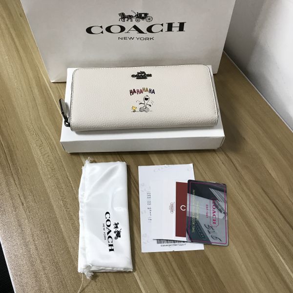 COACH コーチ 長財布 エナメル ホワイト パテントレザー 新品・未使用 