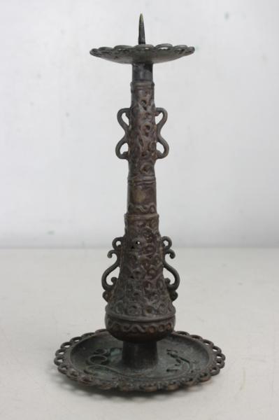 明治時代　鉄製　壁掛　燭台　灯火器　オブジェ　骨董品　アンティーク TB526古銅の燭台 灯燭具/骨董/蝋燭/灯具/手燭/灯火器/鉄行灯/鐵燭台/鉄