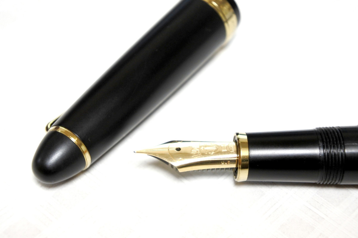セーラー 万年筆 旧プロフィット 往年の18K マットブラック（H-F）艶