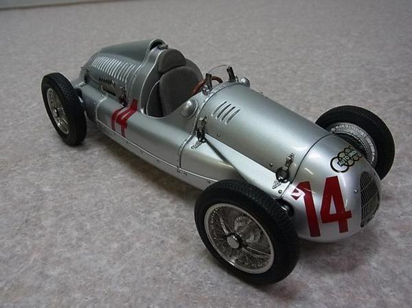 CMC 1/18 アウトウニオン タイプD Auto Union 1938/39 GP フランク