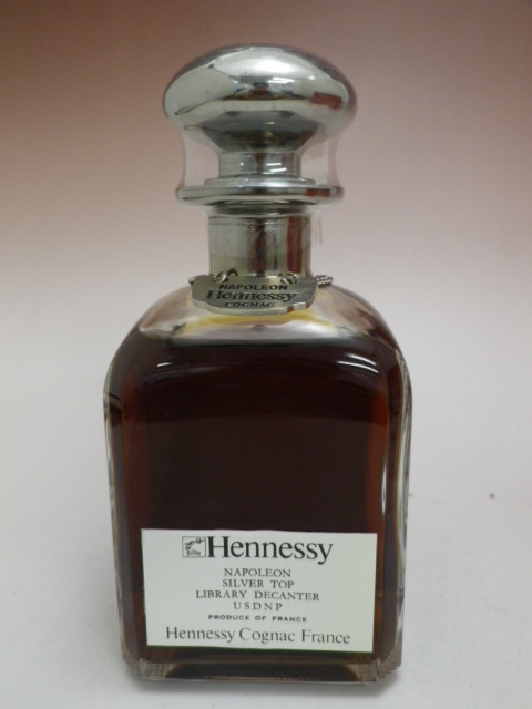 シルバートップ ヘネシー Hennessy ナポレオン 箱付 700ml ブランデー