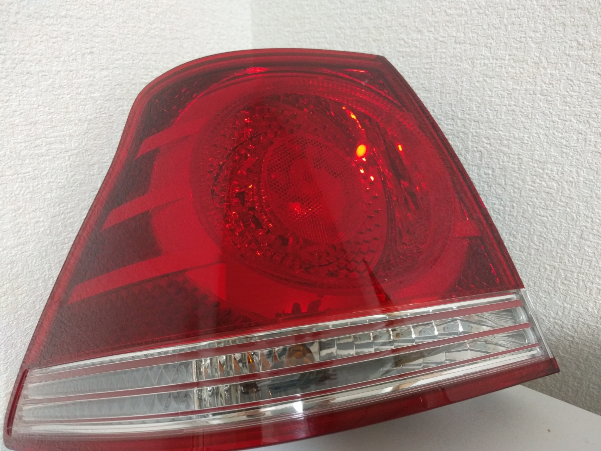LED点灯OK☆ 18 クラウン アスリート 前期 左側外側 トランク テール