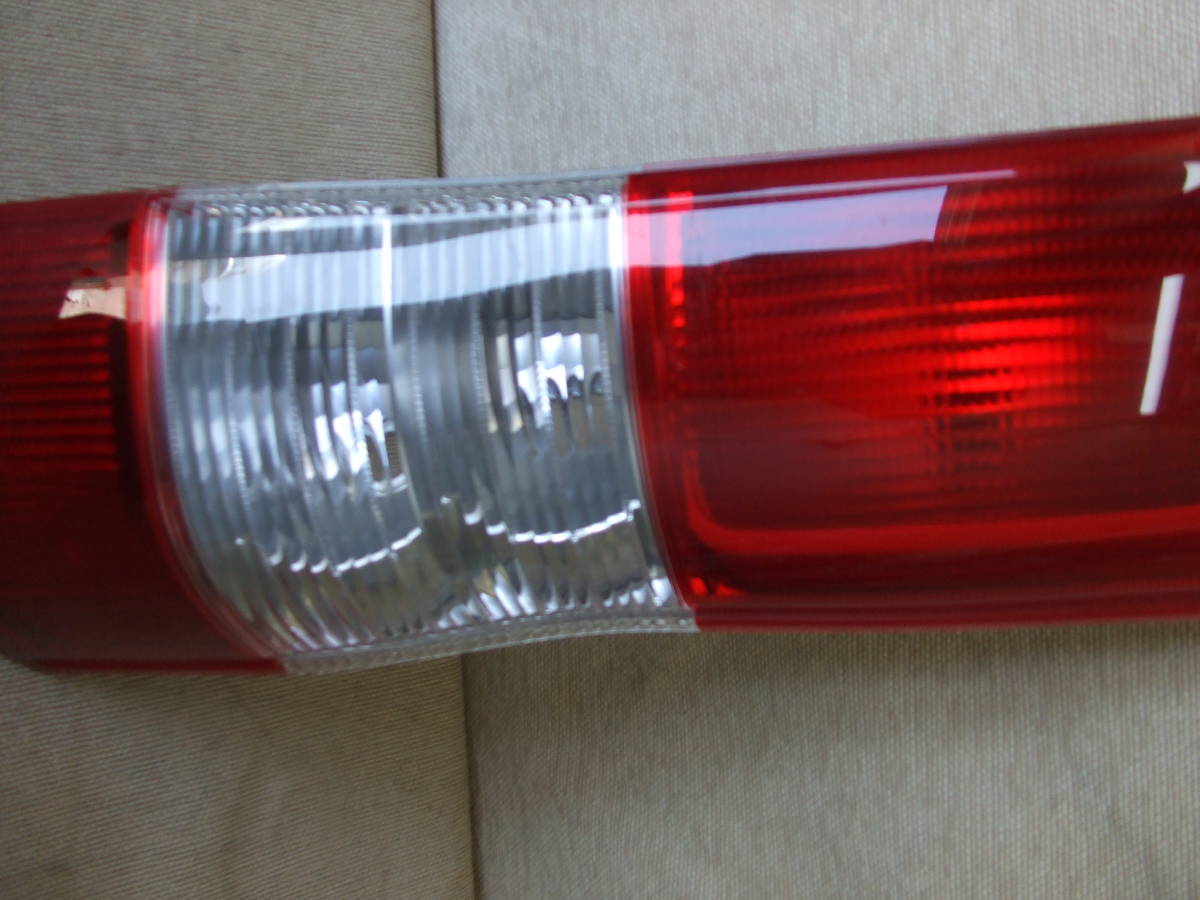 タウンエース ライトエース バン 右テールランプ S402M S412M トヨタ