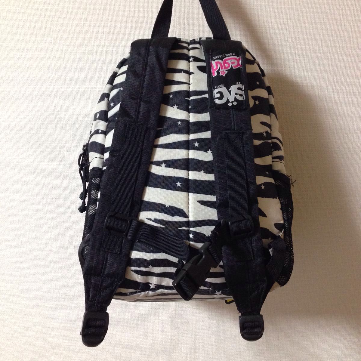 格安 X Girl エックスガール リュックサック デイパック 子供用 キッズ 総柄 女の子 お洒落 V 815 リュックサック 売買されたオークション情報 Yahooの商品情報をアーカイブ公開 オークファン Aucfan Com