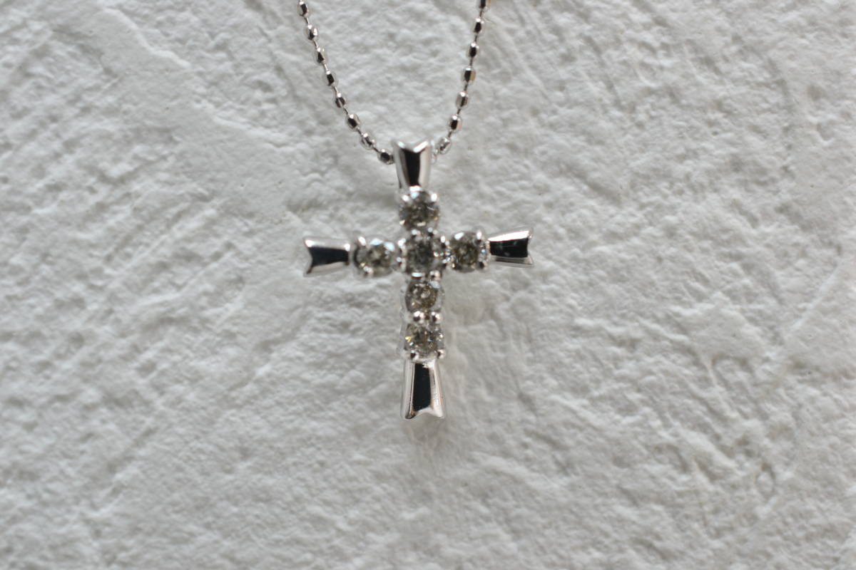 ☆極美品 K18WG ダイアモンド クロス ペンダントネックレス D0.26ct 