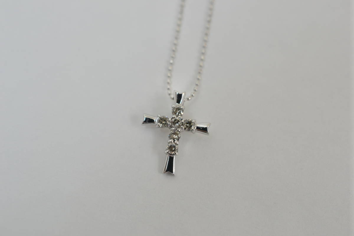 ☆極美品 K18WG ダイアモンド クロス ペンダントネックレス D0.26ct 