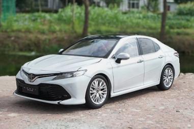 2025，定番 1/18 トヨタ カムリ TOYOTA CAMRY ホワイト(乗用車)｜売買されたオークション情報、yahooの商品情報をアーカイブ公開 - オークファン 乗用車