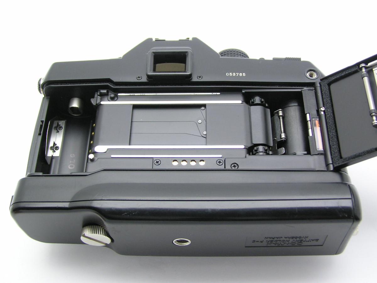 ☆ハロ-カメラ☆ 4370 CONTAX 167MT ( BATTERY HOLDER P-5 )付 Body 難