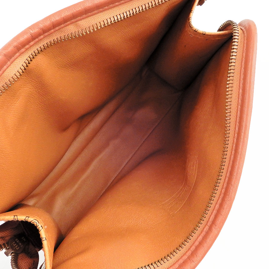 MCM エムシーエム◆セカンドバッグ クラッチ コニャック ロゴ総柄 鞄 PVC★2081 MCM（セカンドバッグ&frasl;クラッチバッグ）のフリマアイテム一覧 MCM セカンドバッグ エムシーエム セカンドバッグの通販 バッグの通販