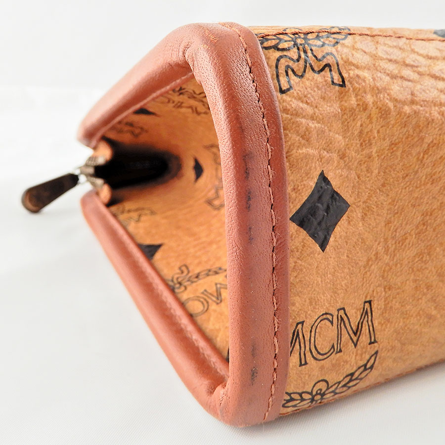 MCM エムシーエム◆セカンドバッグ クラッチ コニャック ロゴ総柄 鞄 PVC★2081 MCM（セカンドバッグ&frasl;クラッチバッグ）のフリマアイテム一覧 MCM セカンドバッグ エムシーエム セカンドバッグの通販 バッグの通販