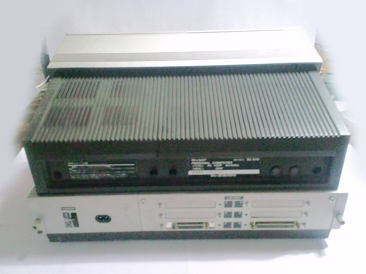 MZ-80B - ジャンク SHARP Computer Item] Early Retro Unit Main 年代