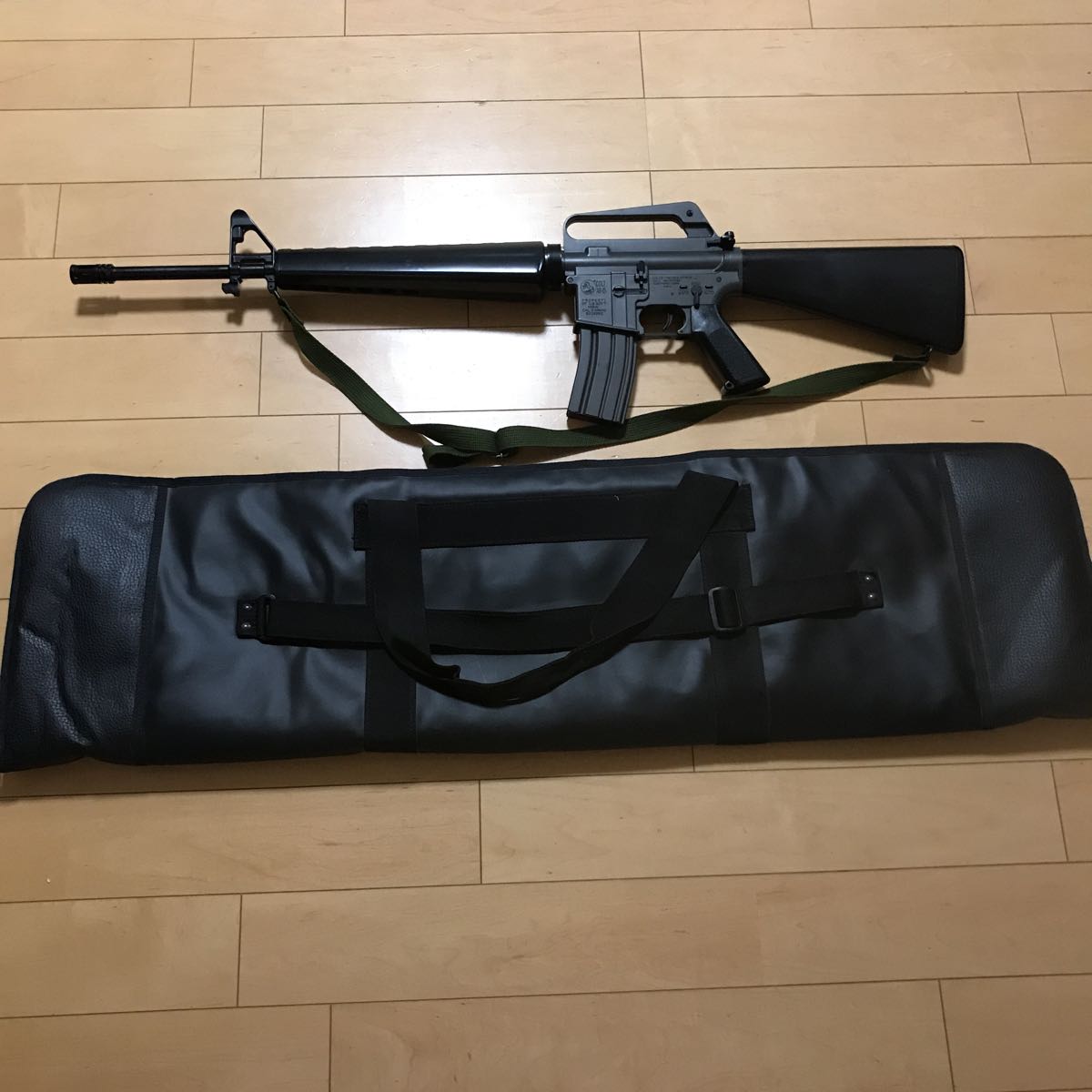 ASGK】東京マルイ M16A1 CAL.5.56MM COLT AR-15 電動ガン バッグ付 AR-15