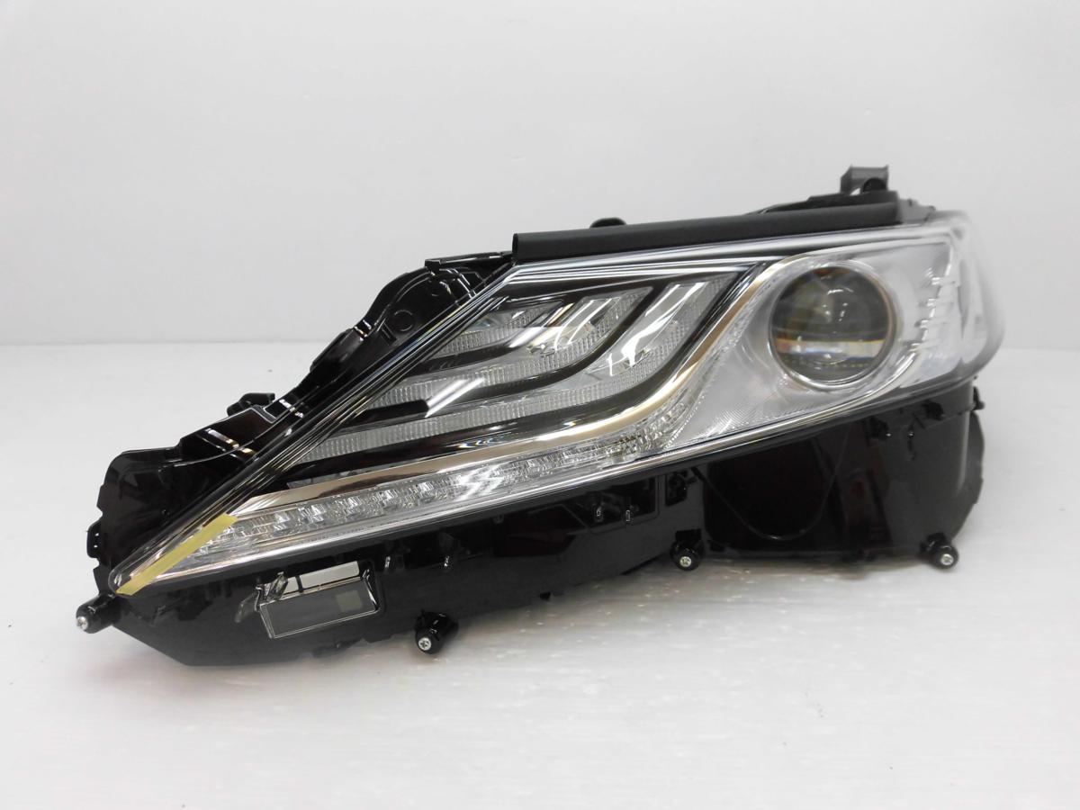 美品 AXVH70 カムリ右ヘッドライト 打刻:Y ユニット メッキ 純正