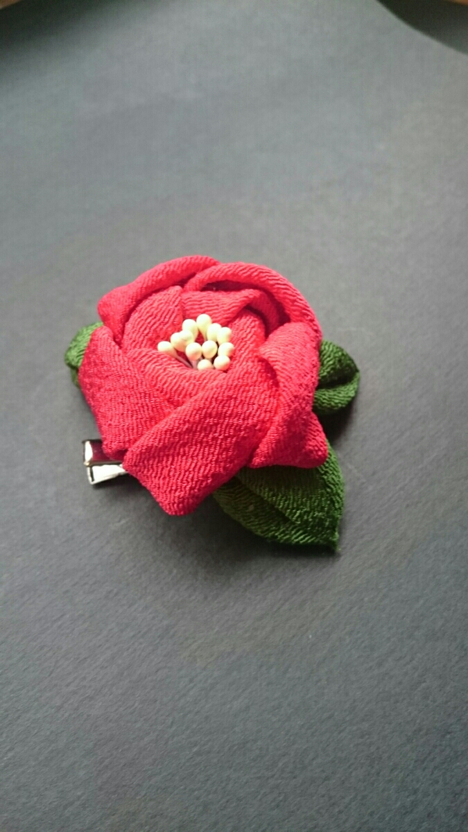 つまみ細工 椿の髪飾り かんざし 売買されたオークション情報 Yahooの商品情報をアーカイブ公開 オークファン Aucfan Com