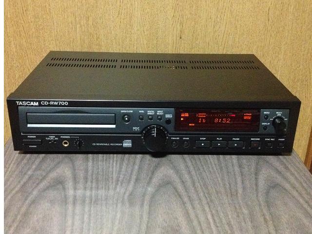 TASCAM CD-RW700 Professional CD Rewritable ☆TASCAM CD-RW700 