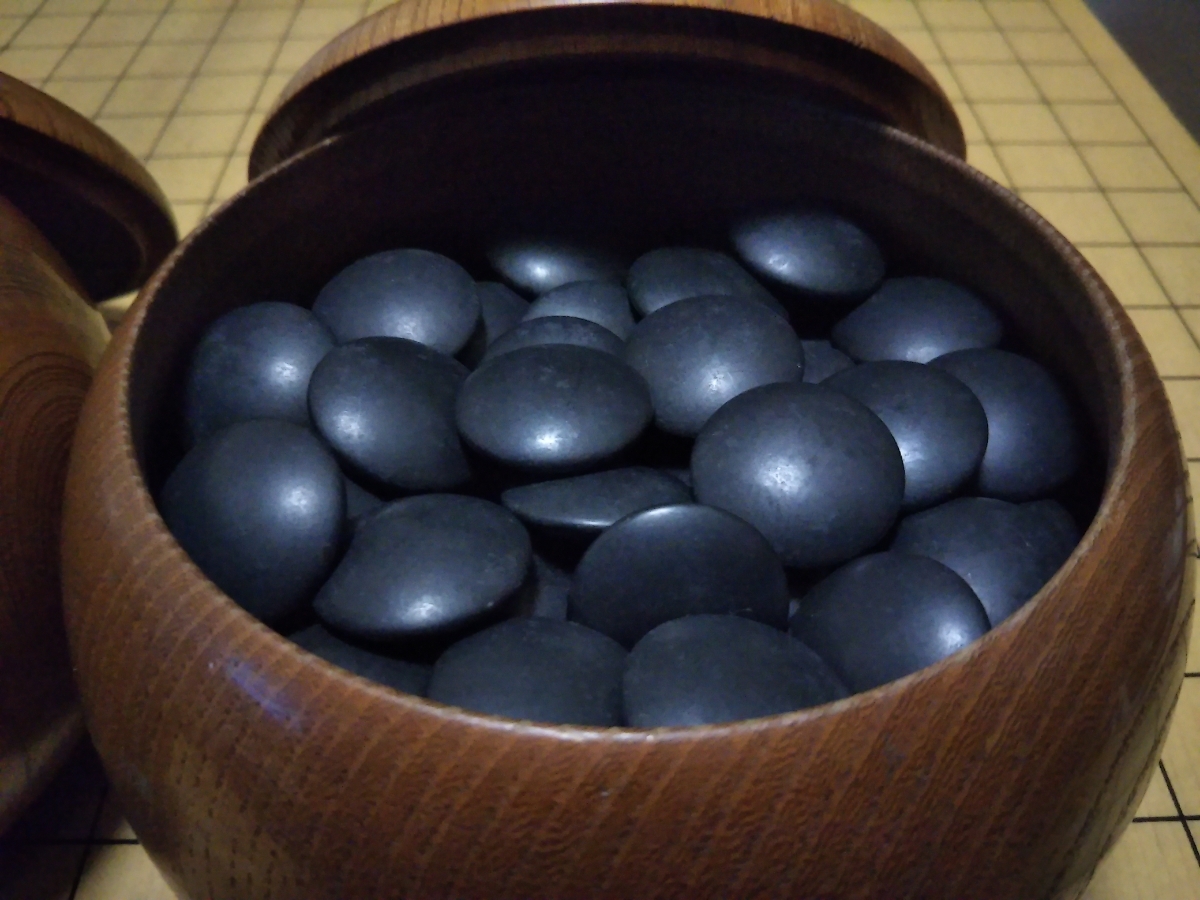 日向特製 本蛤碁石 雪印 31号 欅碁笥付き ケヤキ碁笥 那智黒石 1スタ