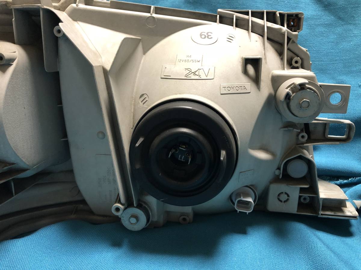 ハイエース 200系 1型 ヘッドライト トヨタ 2型 純正 純正品 中古 ③ 