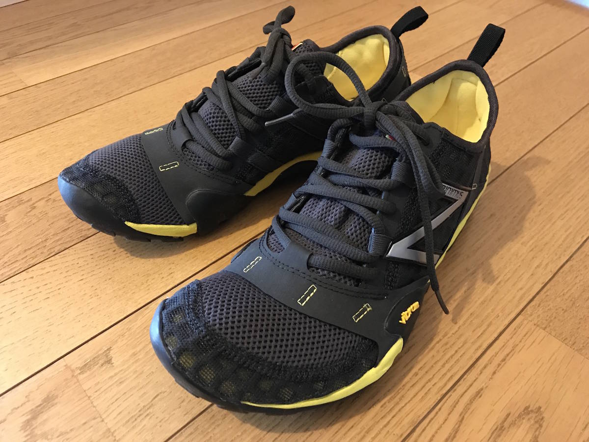 ニューバランス newbalance MT10 ミニマス 未使用 試履きのみ 8 （26.0cm）Dワイズ ブラック×イエロー ビブラムソール トレイルランニング