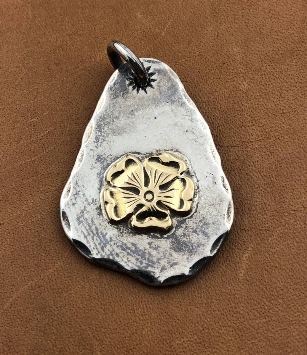 Metal pendant goro's Pendant Metal
