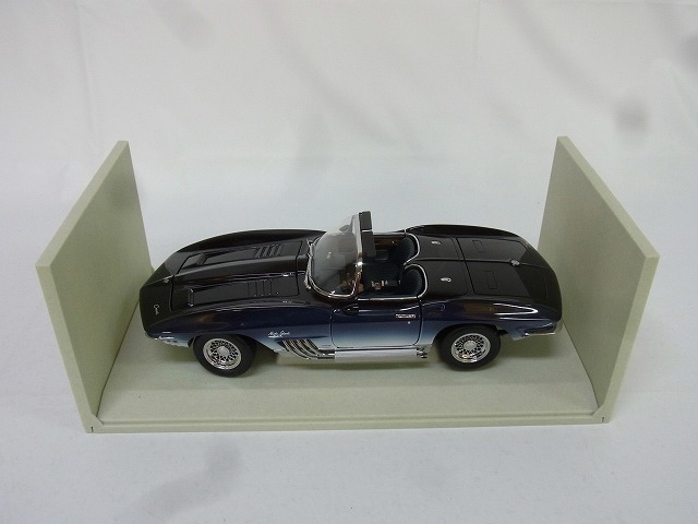 UTモデル 1/18 シボレー MAKO シャーク UTmodels CHEVROLET MAKO SHARK