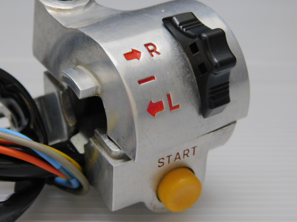 Eco本舗】新品 Z1 Z2 純正 当時物 ハンドル グリツプ ラバ－彡