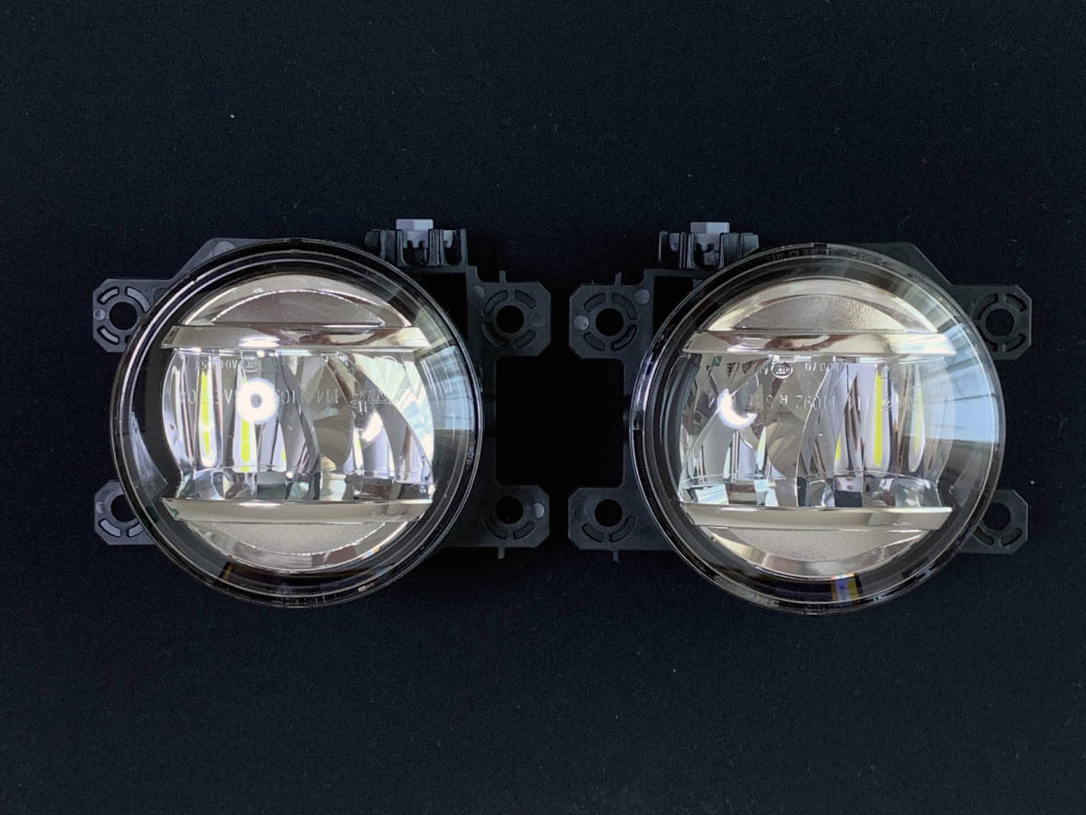 スバル純正 レヴォーグ LED フォグ ランプ KOITO 114-11092 (114-60379