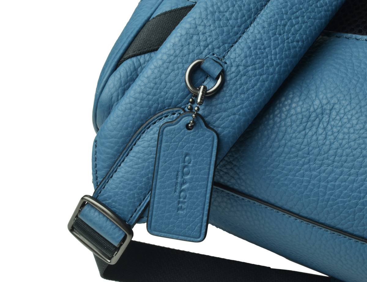 10，8万【COACH コーチ】◇仕分けし易く収納力抜群のダブル 