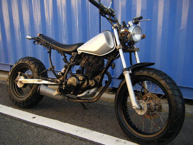 新品，豊富な DG07 TW200 ヤマハ 実働確認済み バッテリー 交換 スカチューン ロンホイ ディスクブレーキ 16515㎞ 書類有り 大阪 有り(126cc-250cc)｜売買されたオークション情報、yahooの商品情報をアーカイブ公 126cc-250cc