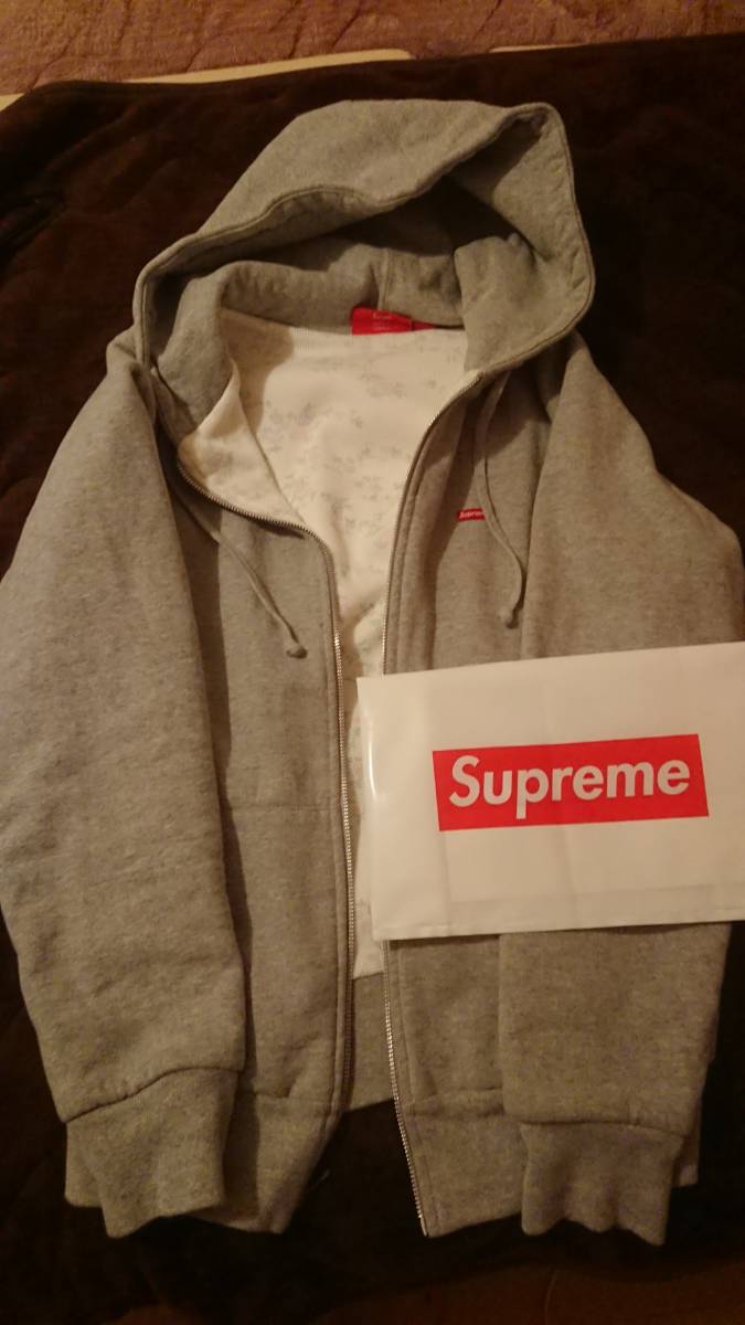 【最安値，定番】 SUPREME シュプリーム Small Box Logo Zip Up スモール ボックスロゴ ZIP パーカー グレー灰S(パーカ)｜売買されたオークション情報、yahooの商品情報をアーカイブ公開 - オークファン 男性用