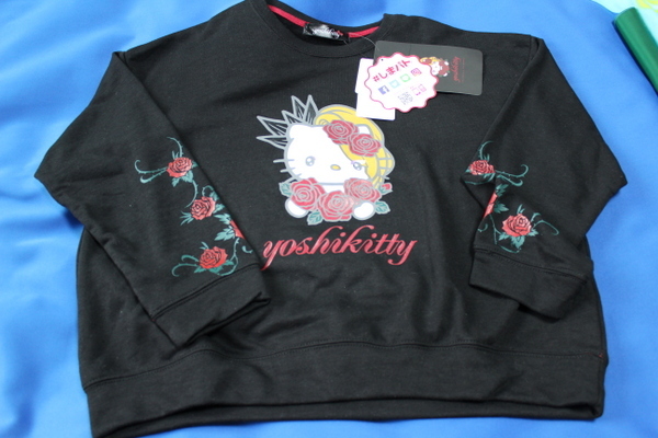 しまむら X Japan Yoshiki キティ コラボ L ヨシキティ 薔薇柄 トレーナー レディース スマホ用イラストシート付 X Japan 売買されたオークション情報 Yahooの商品情報をアーカイブ公開 オークファン Aucfan Com