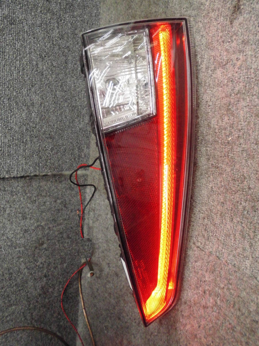 ○○1811-R4 ZVW50 プリウス 純正 テールランプ 左 下部 LED点灯確認
