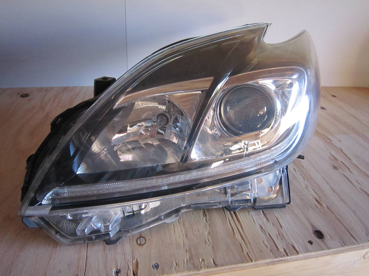 プリウス 後期 ZVW30 HID G's ヘッドライト トヨタ 純正 純正左ヘッド