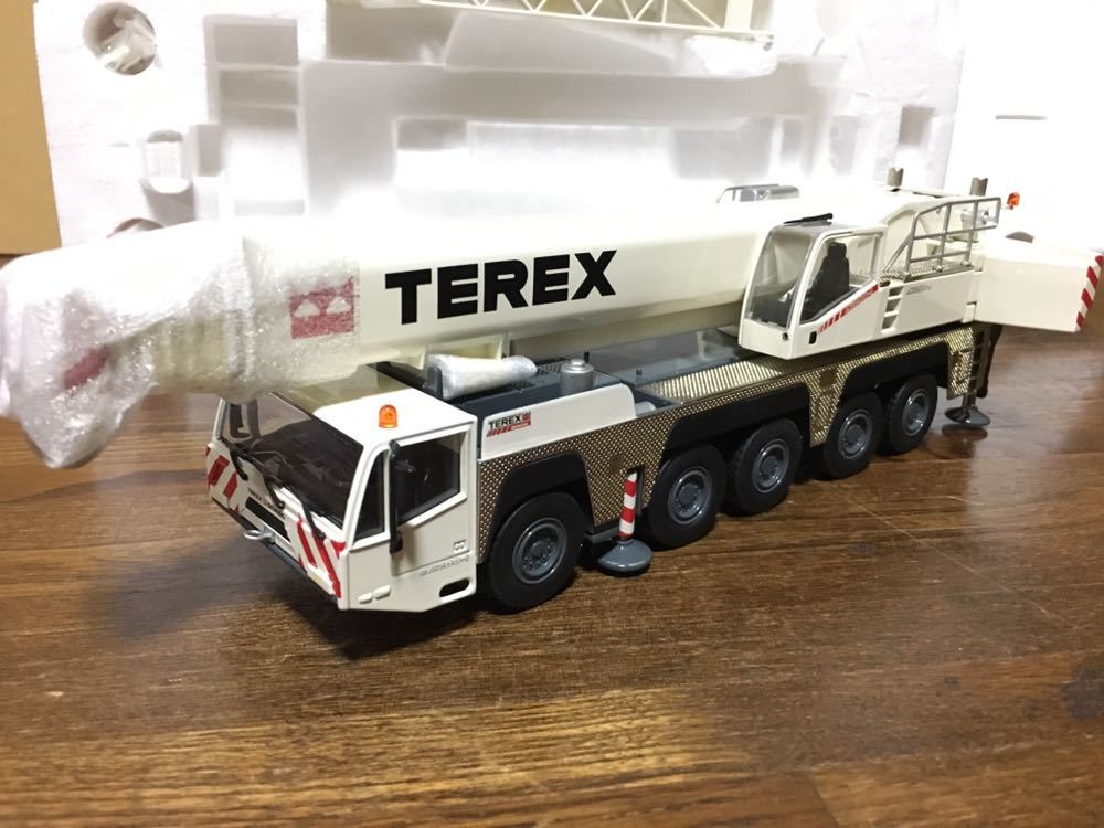 1/50 TEREX DEMAG 大型クレーン車 重機 NZG DEMAG 1⁄50 Diecast Model